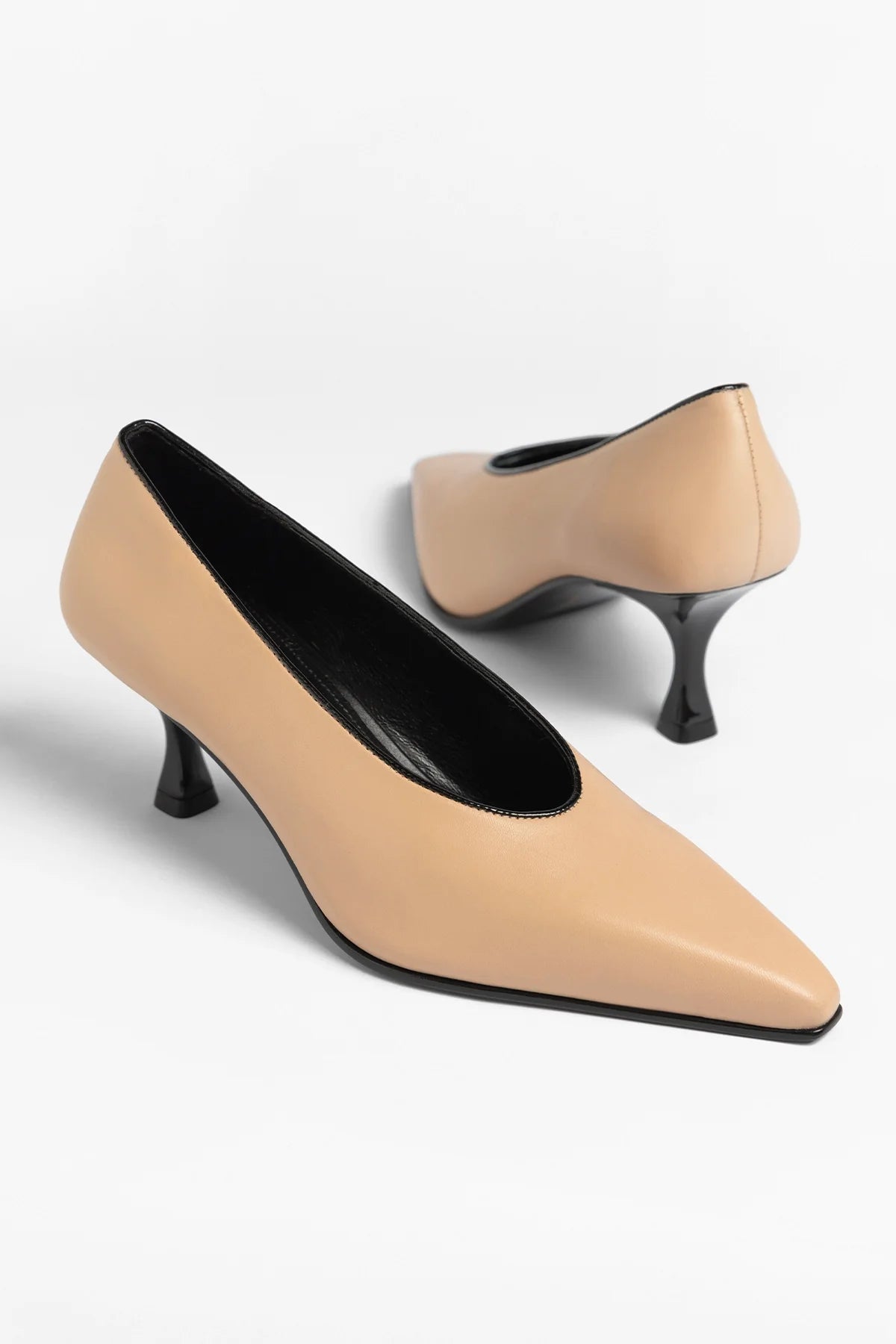 Cambon Pump Sand Leather - Larroude
