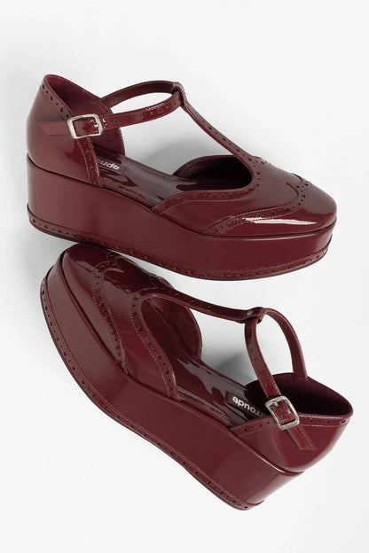 Luna Flatform Sandal Burgundy Patent Leather - Larroude