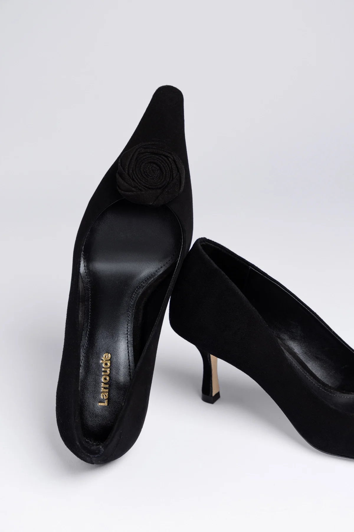 Carine Low Pump Black Leather - Larroude