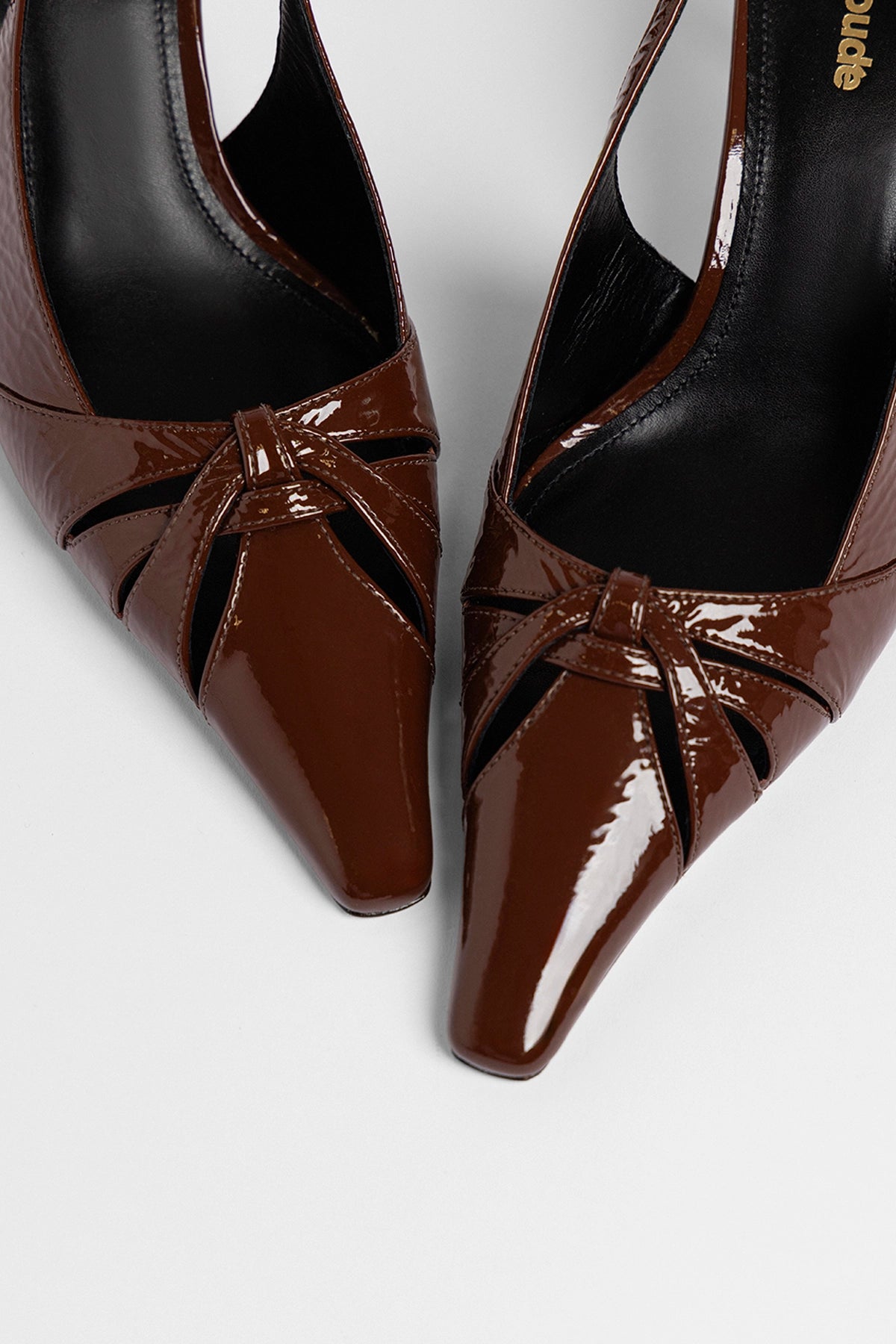 Kirstin Pump Oak Patent Leather - Larroude