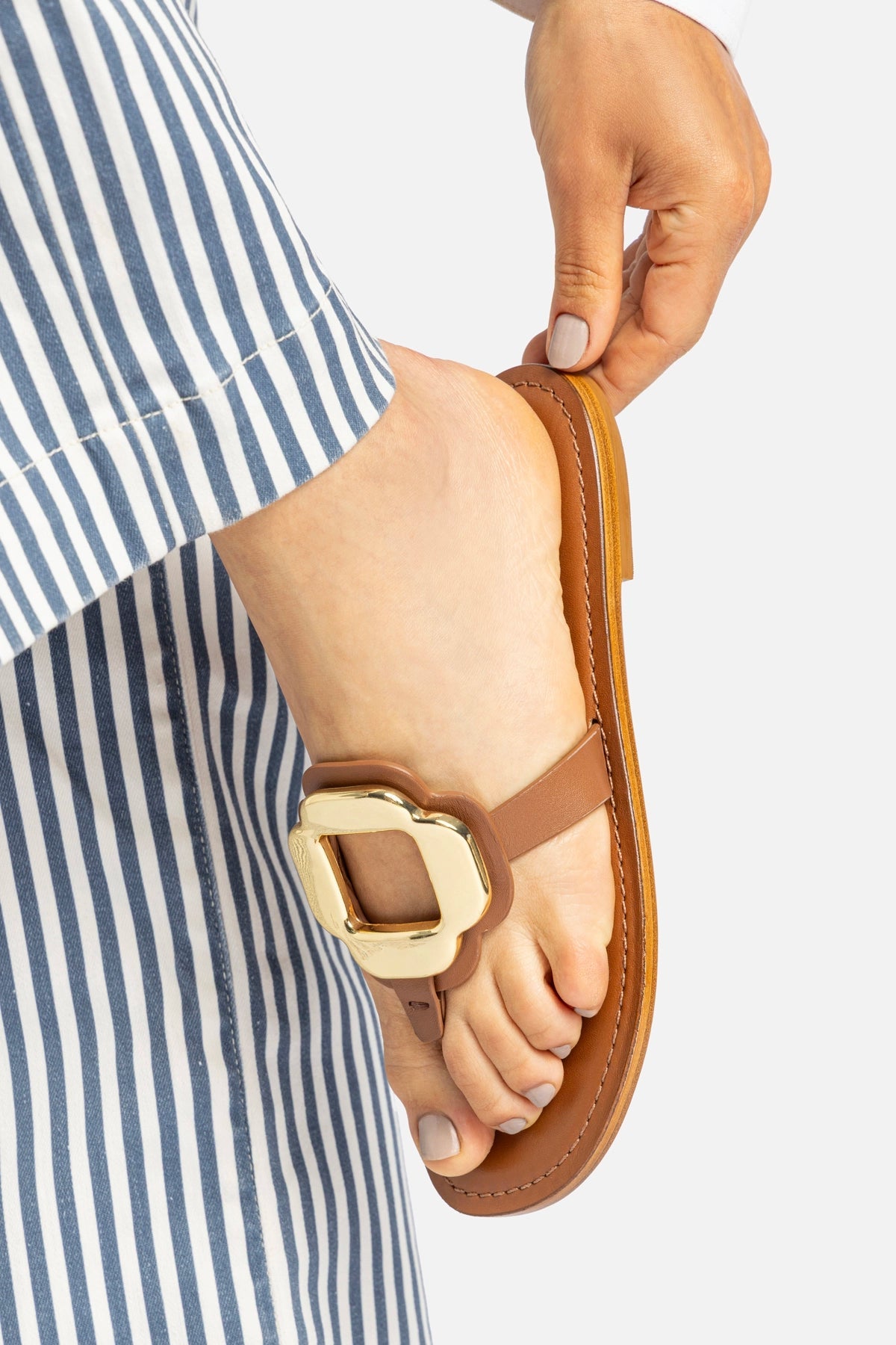 Margherita Thong Sandal in Caramel Leather and Gold Hardware - Larroude