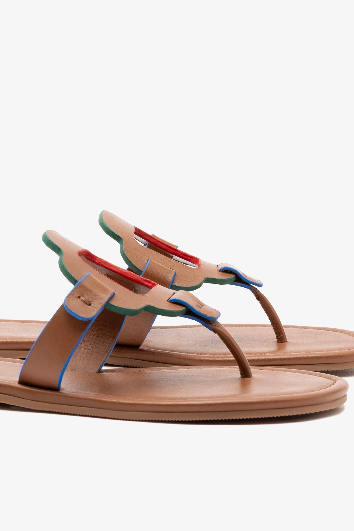 Margherita Thong Sandal In Caramel Leather - Larroude