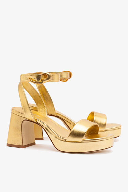 Dolly Verona Low Sandal In Gold Metallic Leather - Larroude