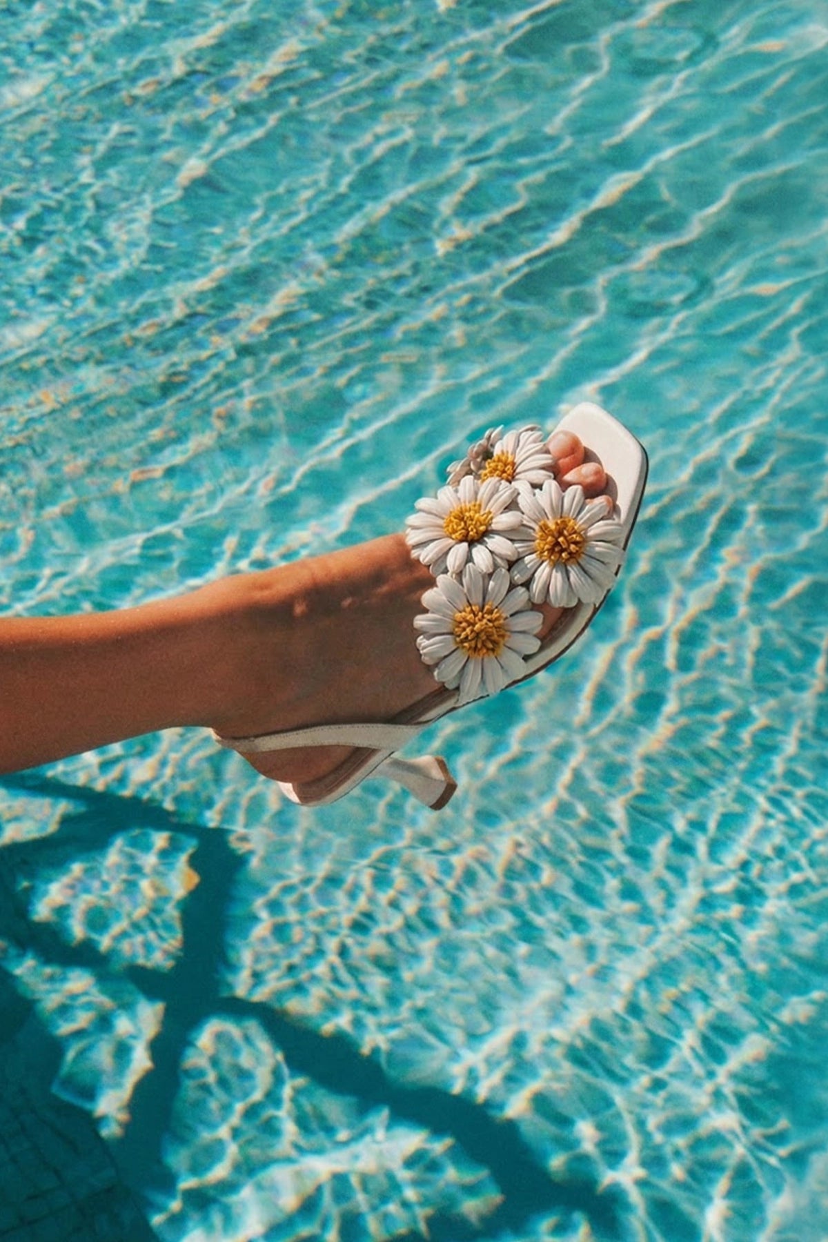 Fiore Sandal Ivory Leather - Larroude