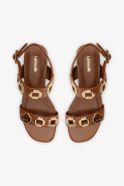 Milan Flat Sandal In Caramel Leather - Larroude