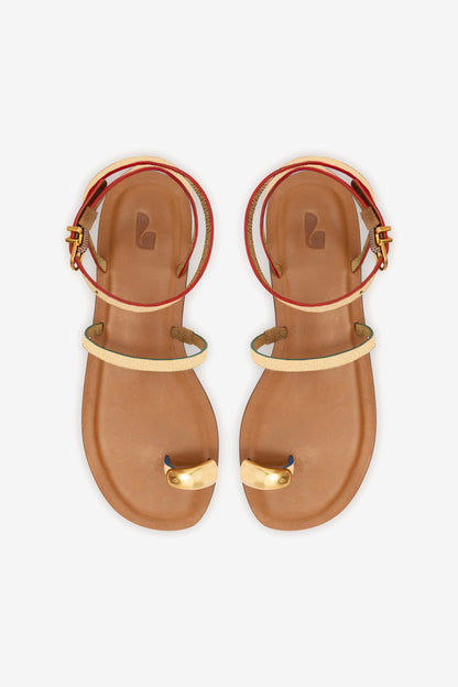 Biarritz Flat Sandal In Gold Metallic Leather - Larroude