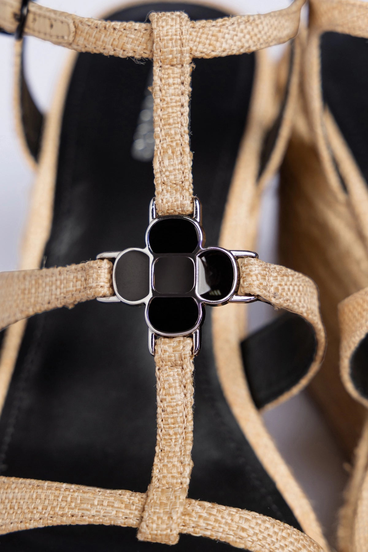 Hana Flat Sandal Beige Raffia - Larroude