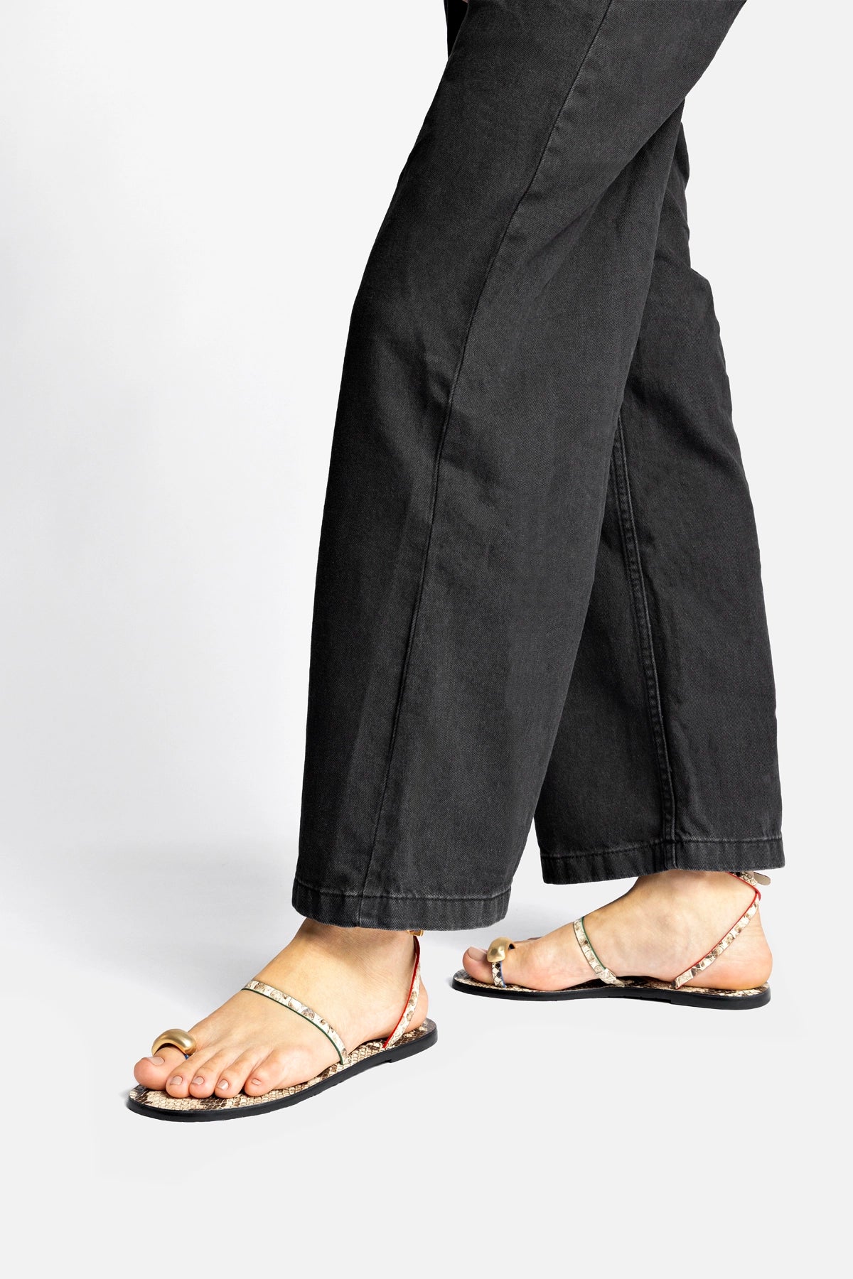 Biarritz Flat Sandal In Neutral Snake Leather - Larroude