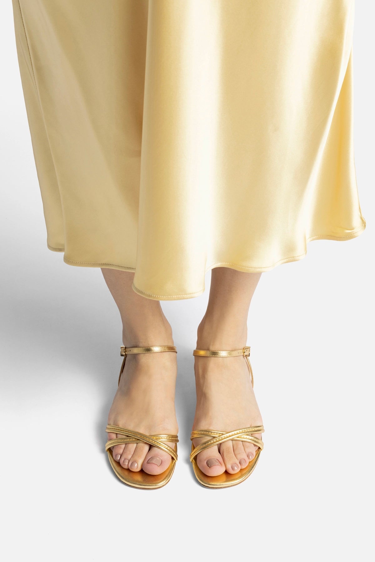 Annie Sandal Ankle Tie In Gold Metallic Leather - Larroude
