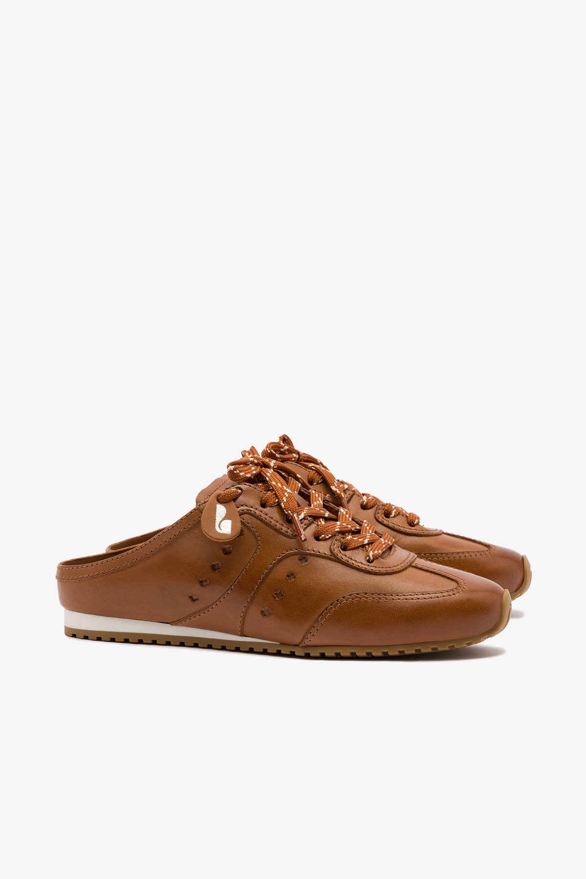 Stella Mule In Caramel Leather - Larroude