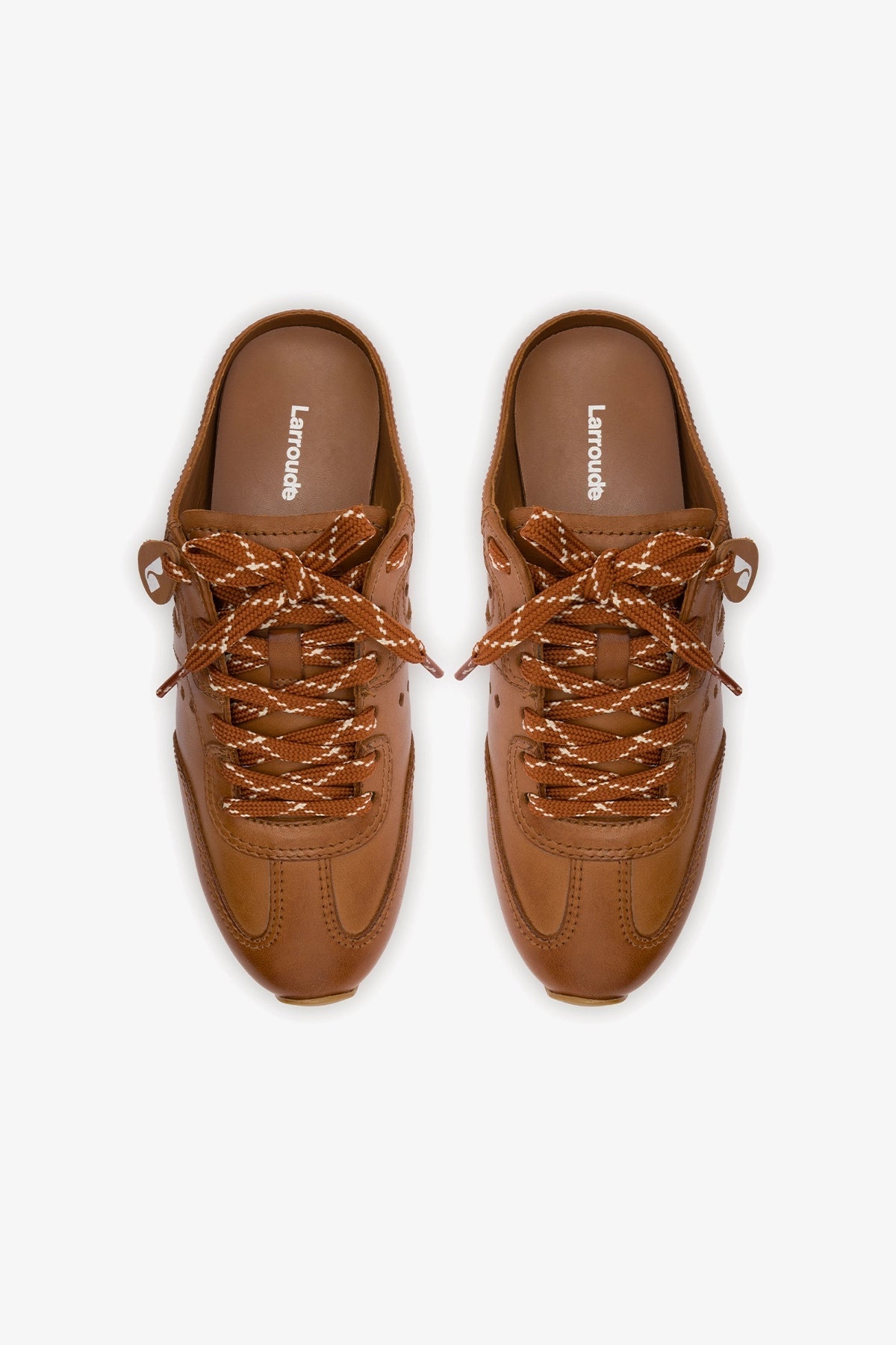 Stella Mule In Caramel Leather - Larroude
