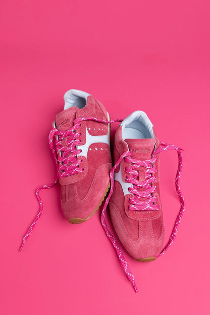 Stella Sneaker In Lampone Suede - Larroude