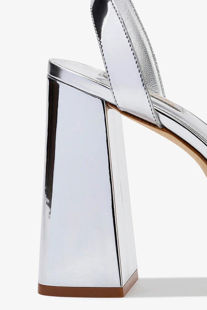 Dolly Sandal In Silver Specchio - Larroude