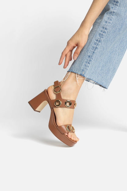 Milan Dolly Low In Caramel Leather - Larroude