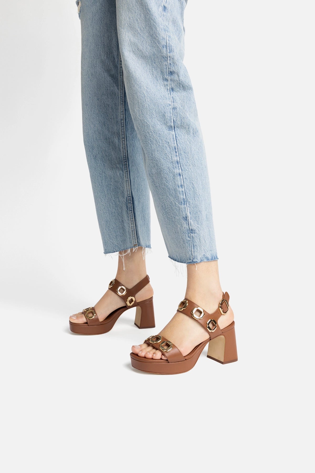 Milan Dolly Low In Caramel Leather - Larroude