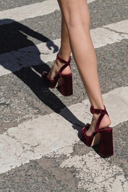 Dolly Sandal In Wine Velvet - Larroude