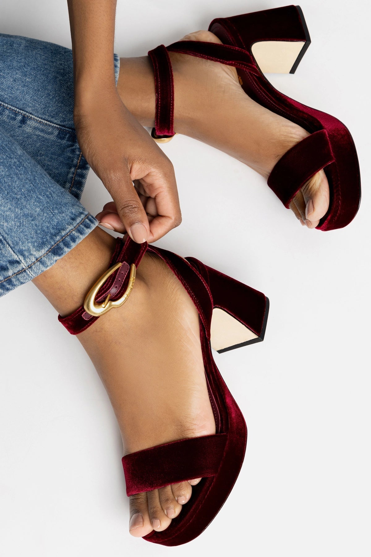 Dolly Verona Low Sandal Wine Velvet - Larroude