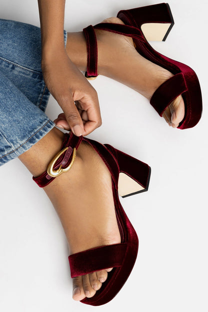 Dolly Verona Low Sandal Wine Velvet - Larroude