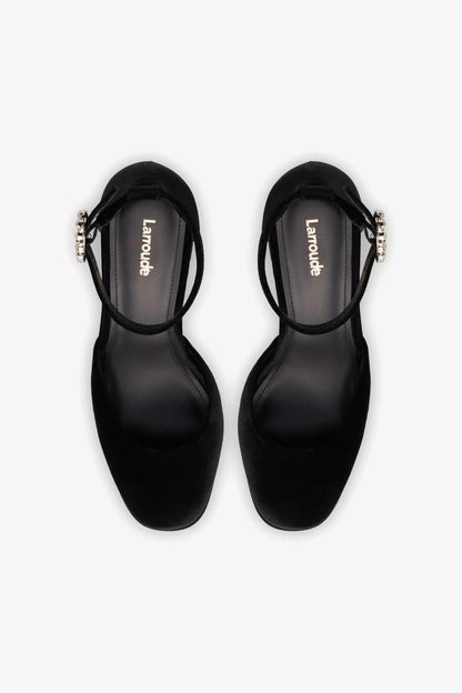 Ari Pump In Black Velvet - Larroude
