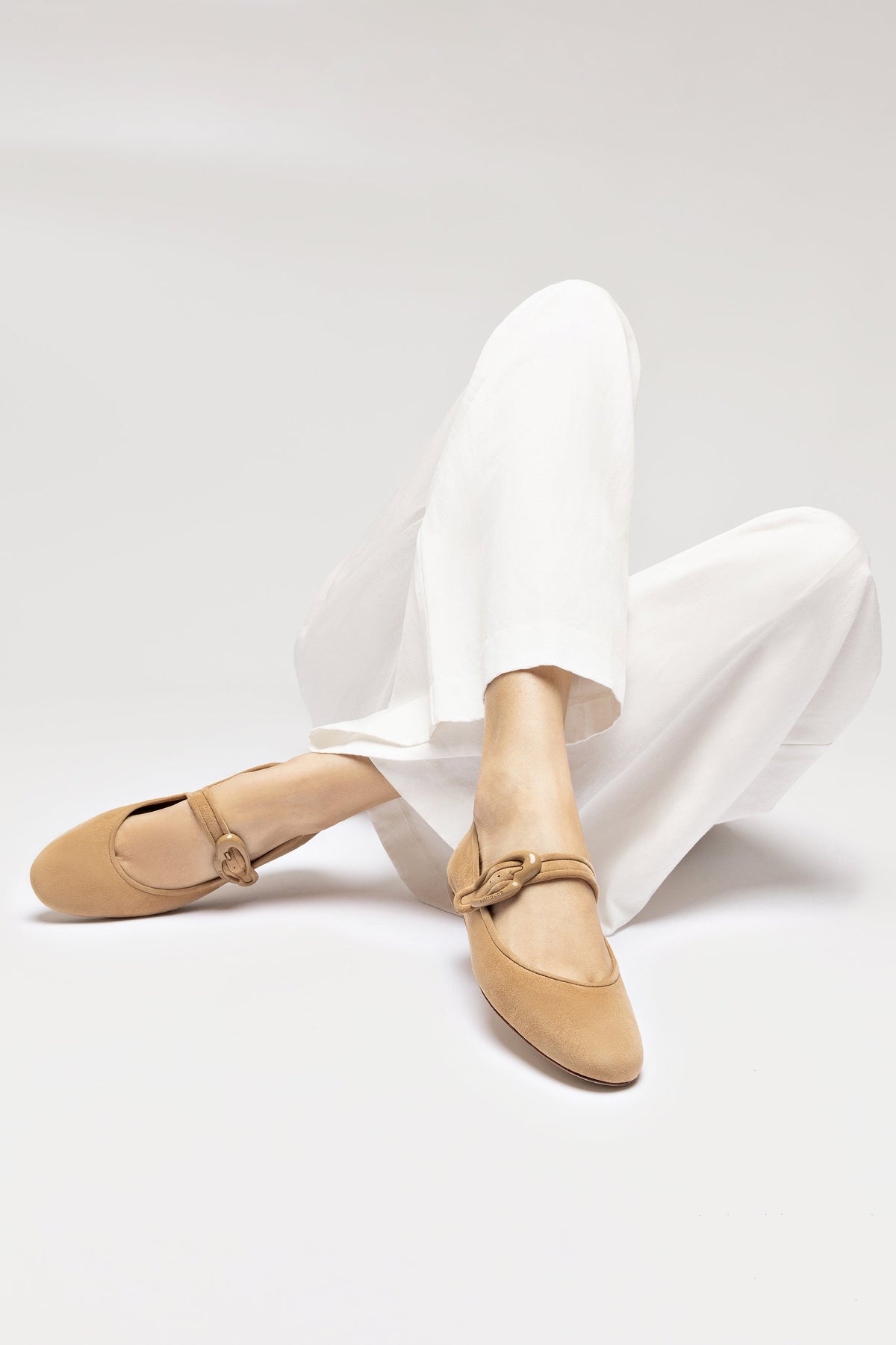 Verona Ballet Flat In Peanut Suede - Larroude