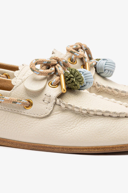 Cyprus Boat Shoe In Ivory Leather - Larroude