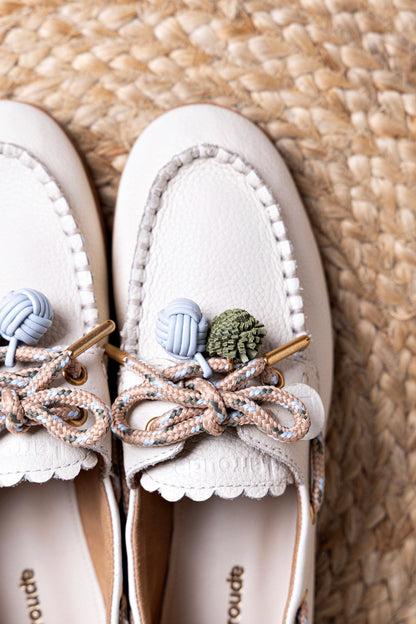 Cyprus Boat Shoe In Ivory Leather - Larroude
