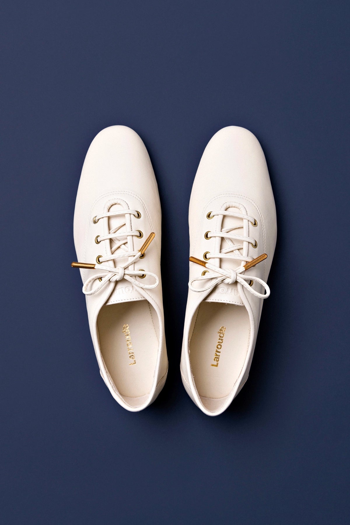 Liza Sneaker In Ivory Leather - Larroude