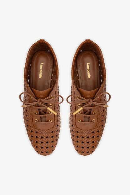 Liza Macrame Sneaker In Caramel Leather - Larroude