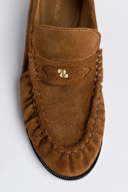 Suki Soft Loafer In Russet Suede - Larroude