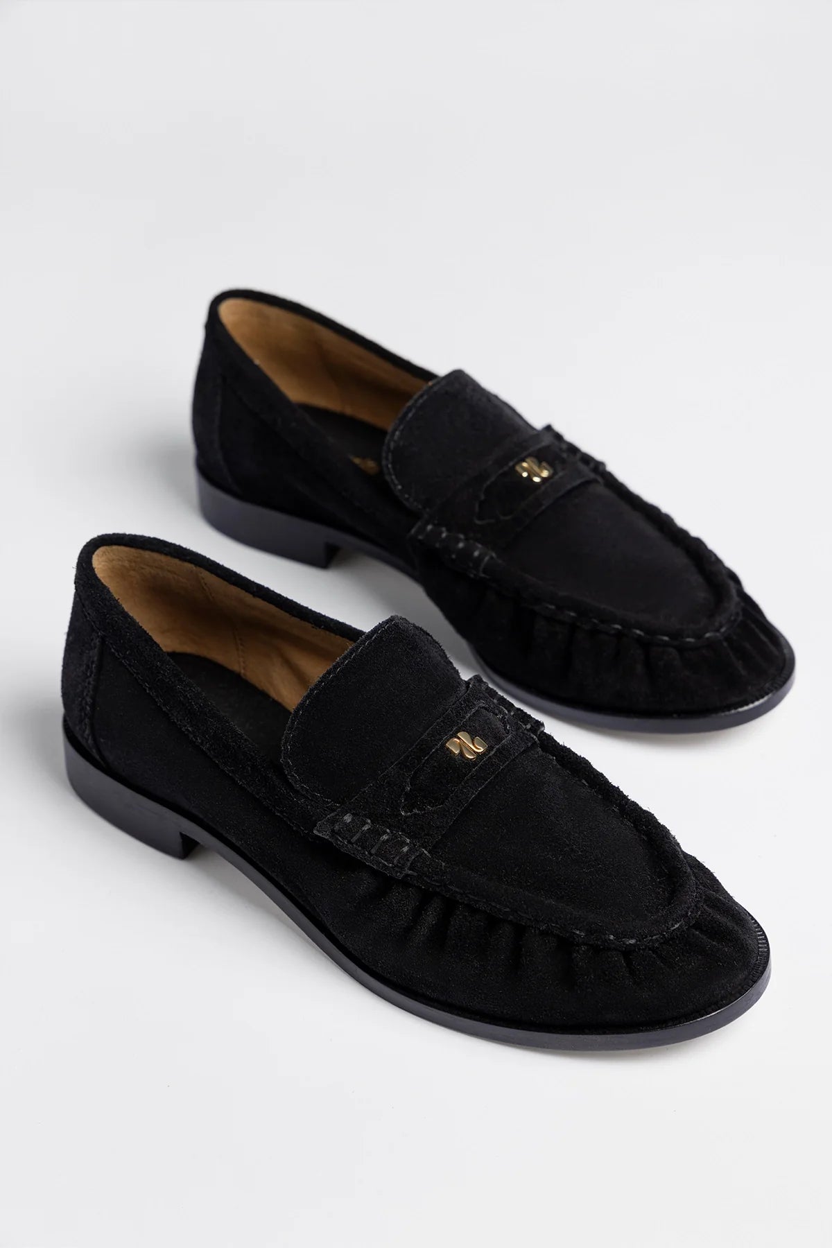 Suki Soft Loafer In Black Suede - Larroude