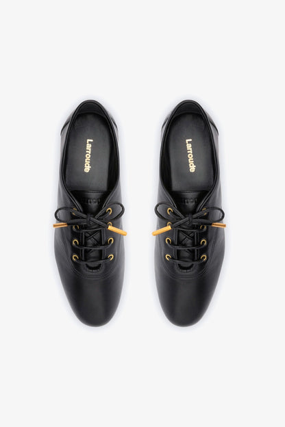 Liza Sneaker In Black Leather - Larroude