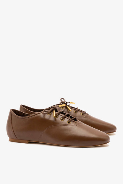 Liza Sneaker In Burnt Umber Leather - Larroude