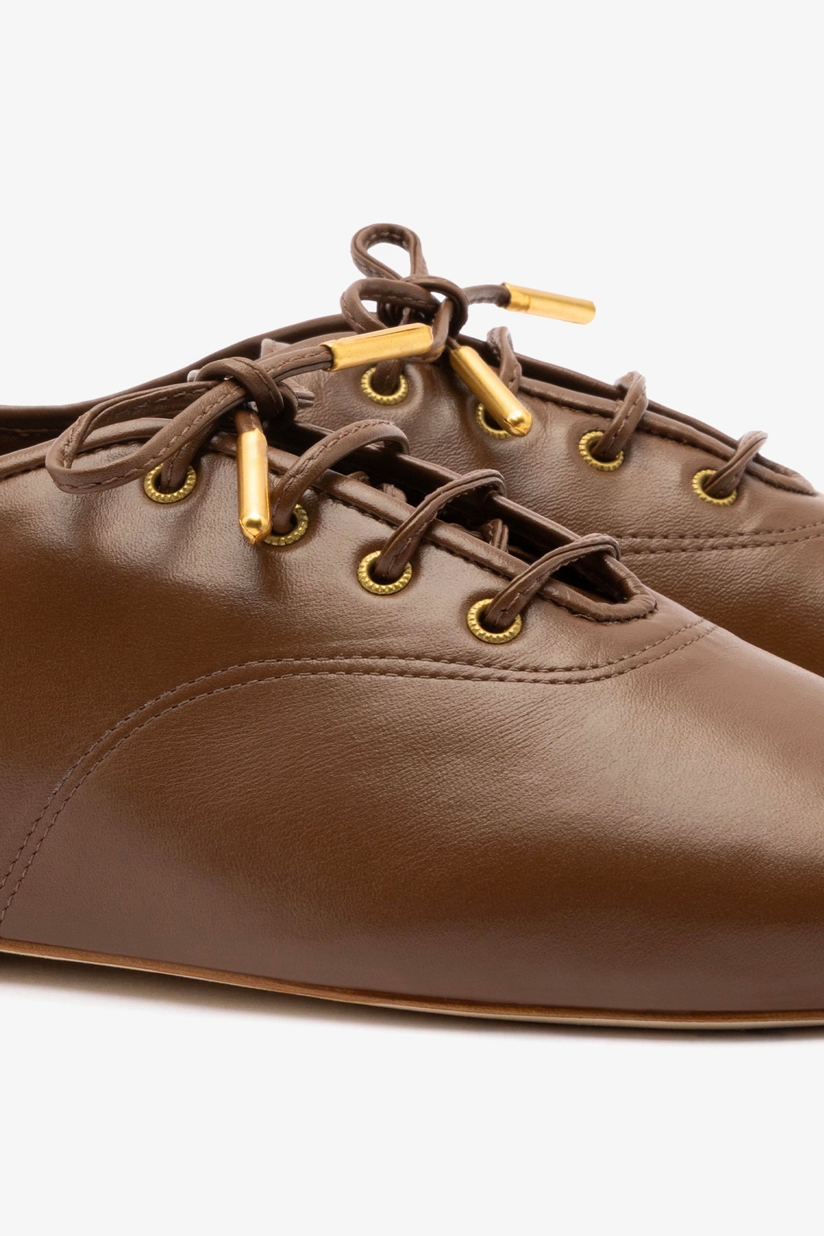 Liza Sneaker In Burnt Umber Leather - Larroude