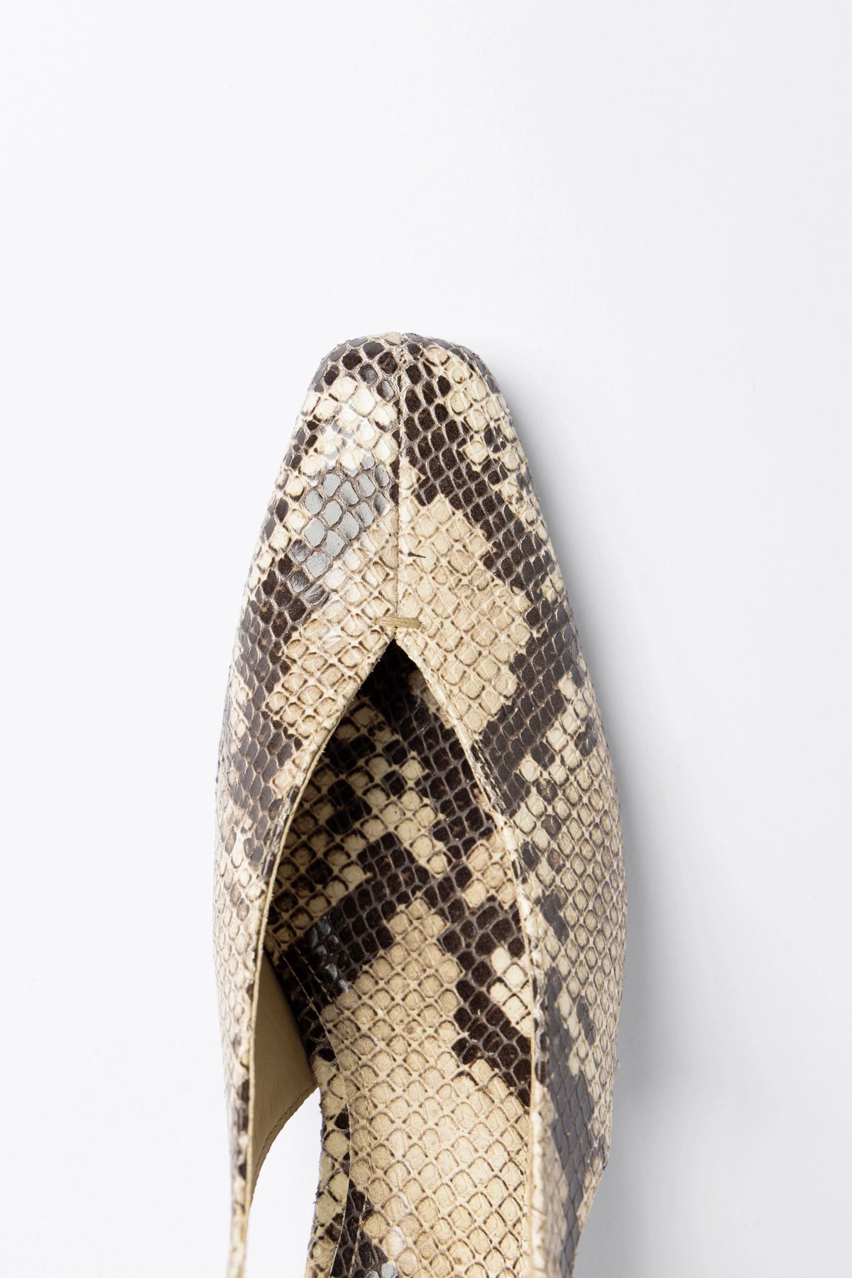 Katie Pump Neutral Snake Leather - Larroude