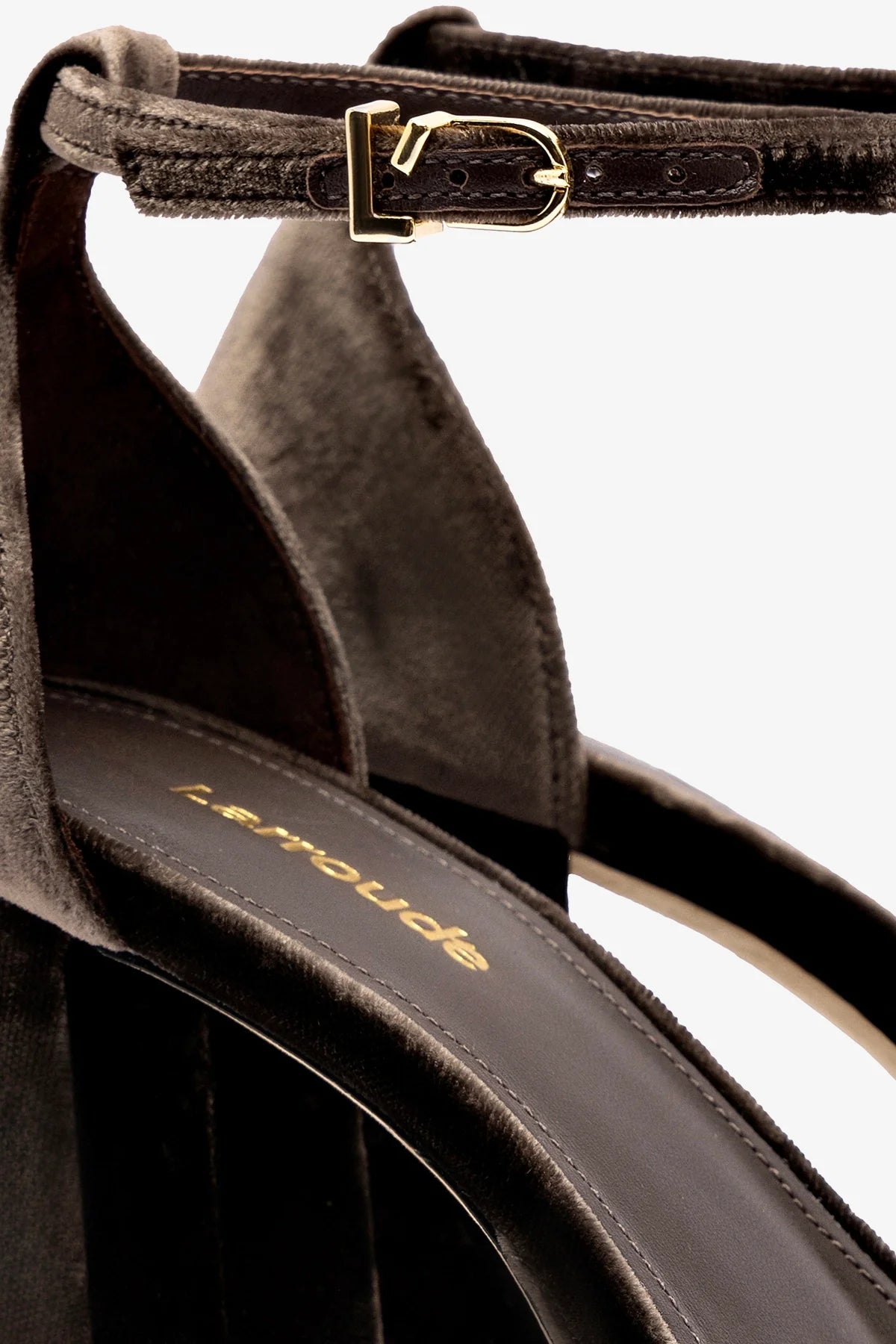 Ari Pump In Expresso Velvet - Larroude
