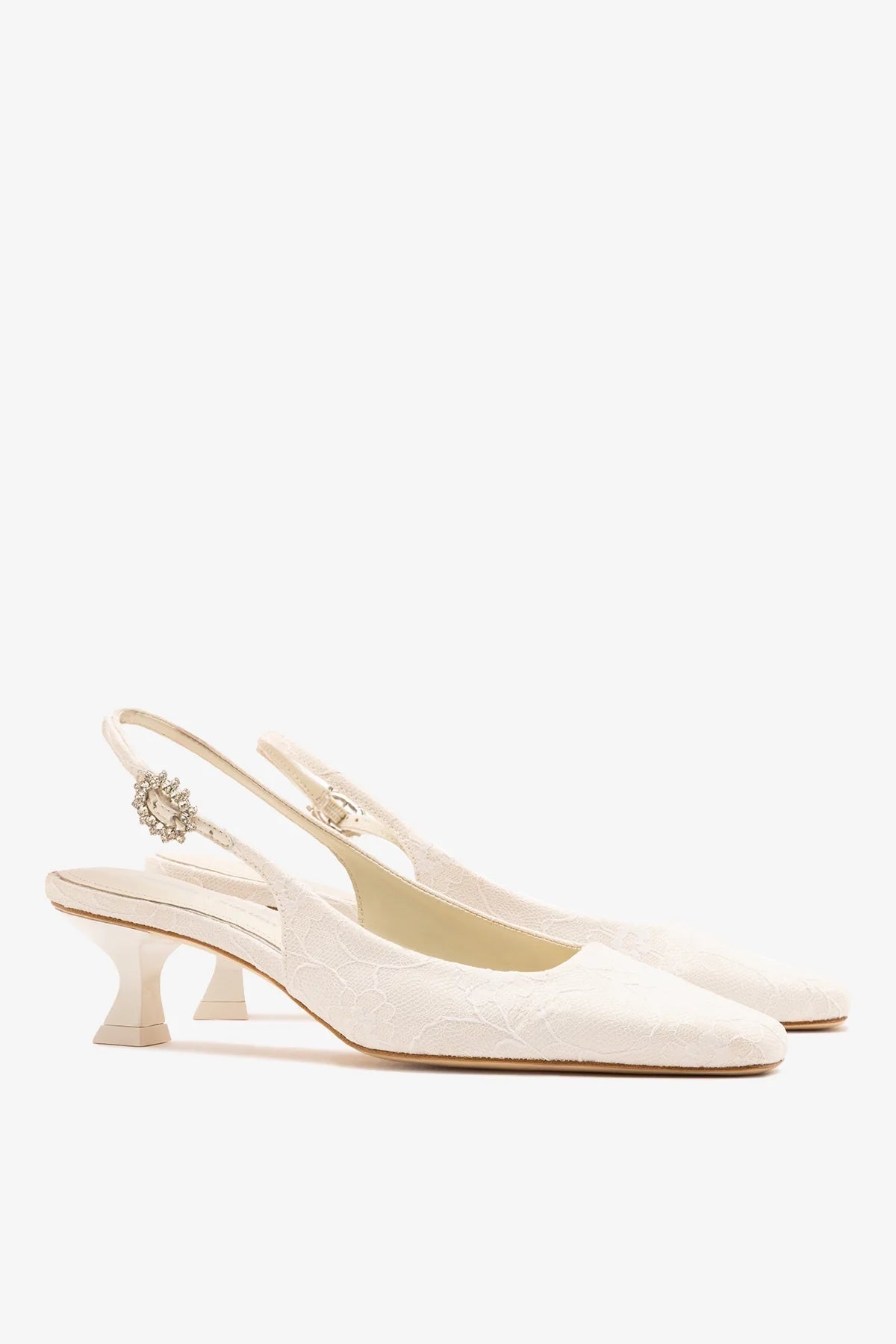 Larroudé x Markarian: Amal Pump White Lace - Larroude