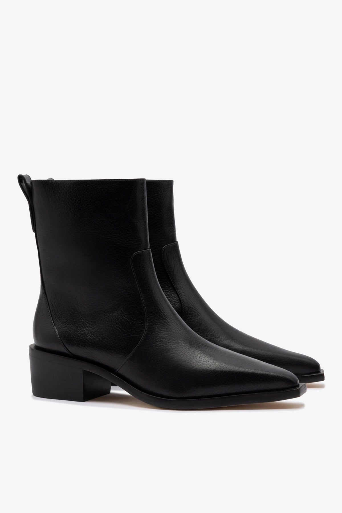Florencia Low Boot In Black Leather - Larroude