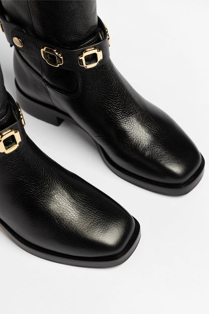 Milan Flat Boot In Black Leather - Larroude