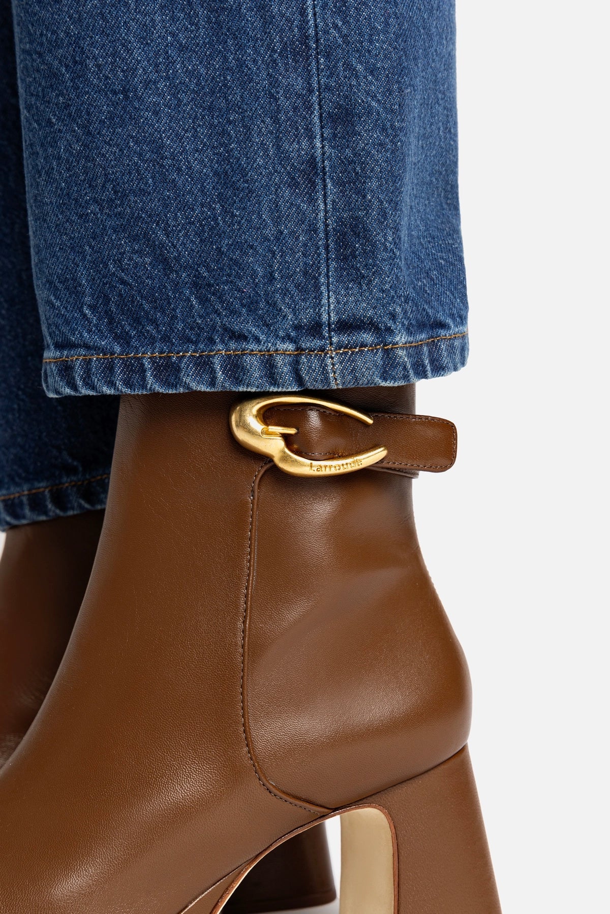 Dolly Verona Low Boot In Burnt Umber Leather - Larroude
