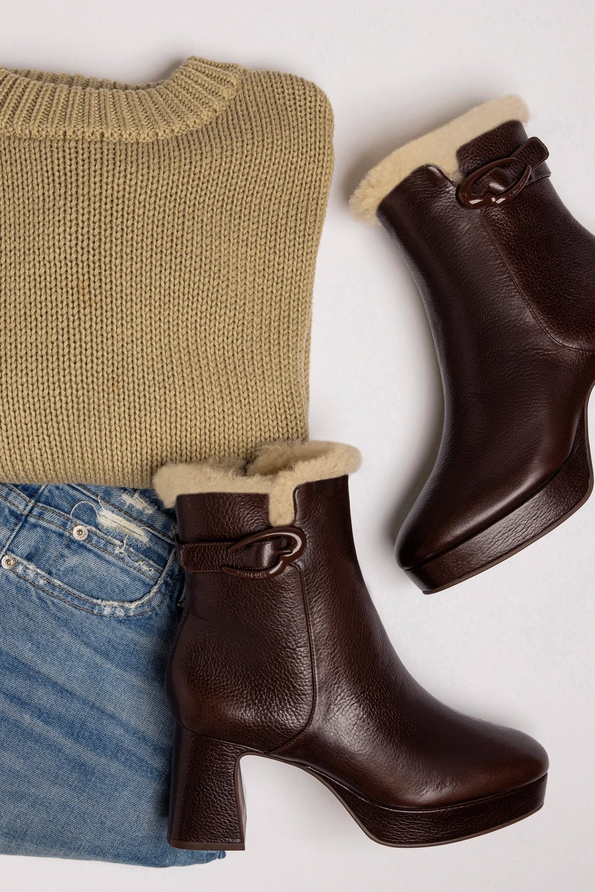 Dolly Verona Low Boot In Brown Leather And Natural Shearling - Larroude