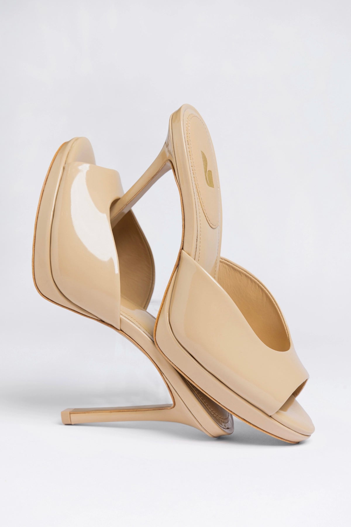 Jasmine Platform Mule Sand Patent Leather - Larroude