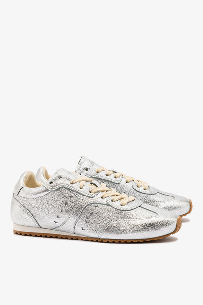 Stella Sneaker In Silver Metallic Leather - Larroude