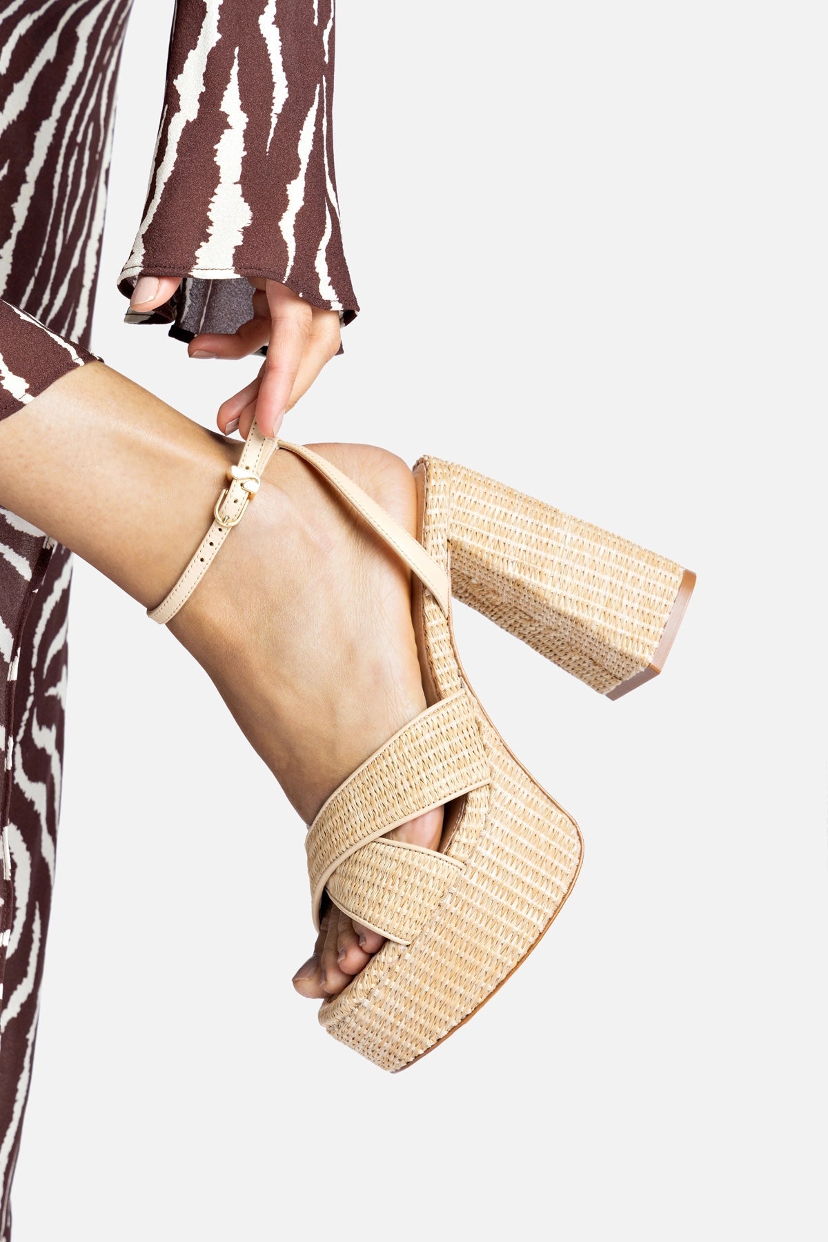 Dolly X Platform Sandal In Natural Raffia - Larroude