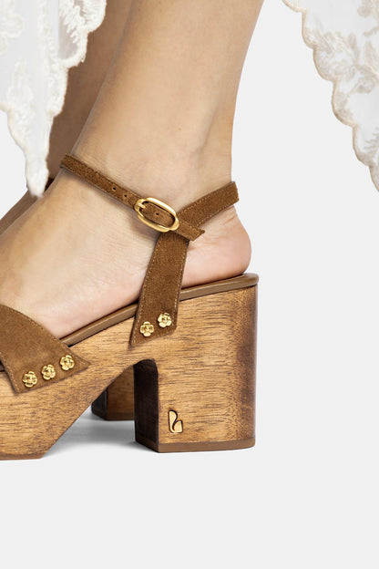 Talitha Sandal In Russet Suede - Larroude