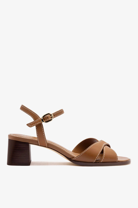 Roma Sandal In Vegetale Caramel Leather - Larroude