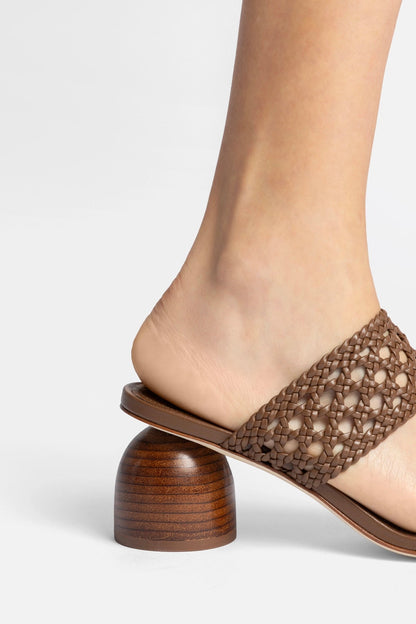 Dew Drop Macrame Sandal In Burnt Umber Leather - Larroude