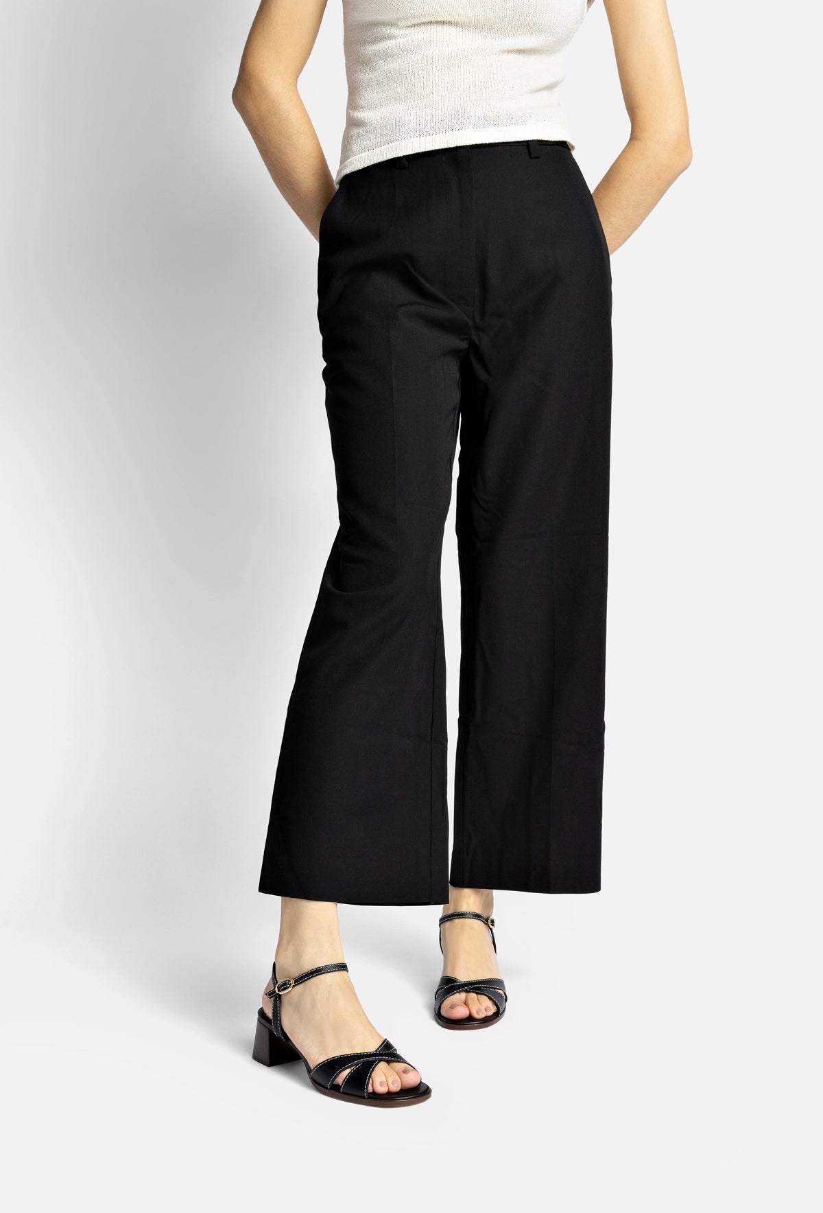 Roma Sandal In Vegetale Black Leather - Larroude