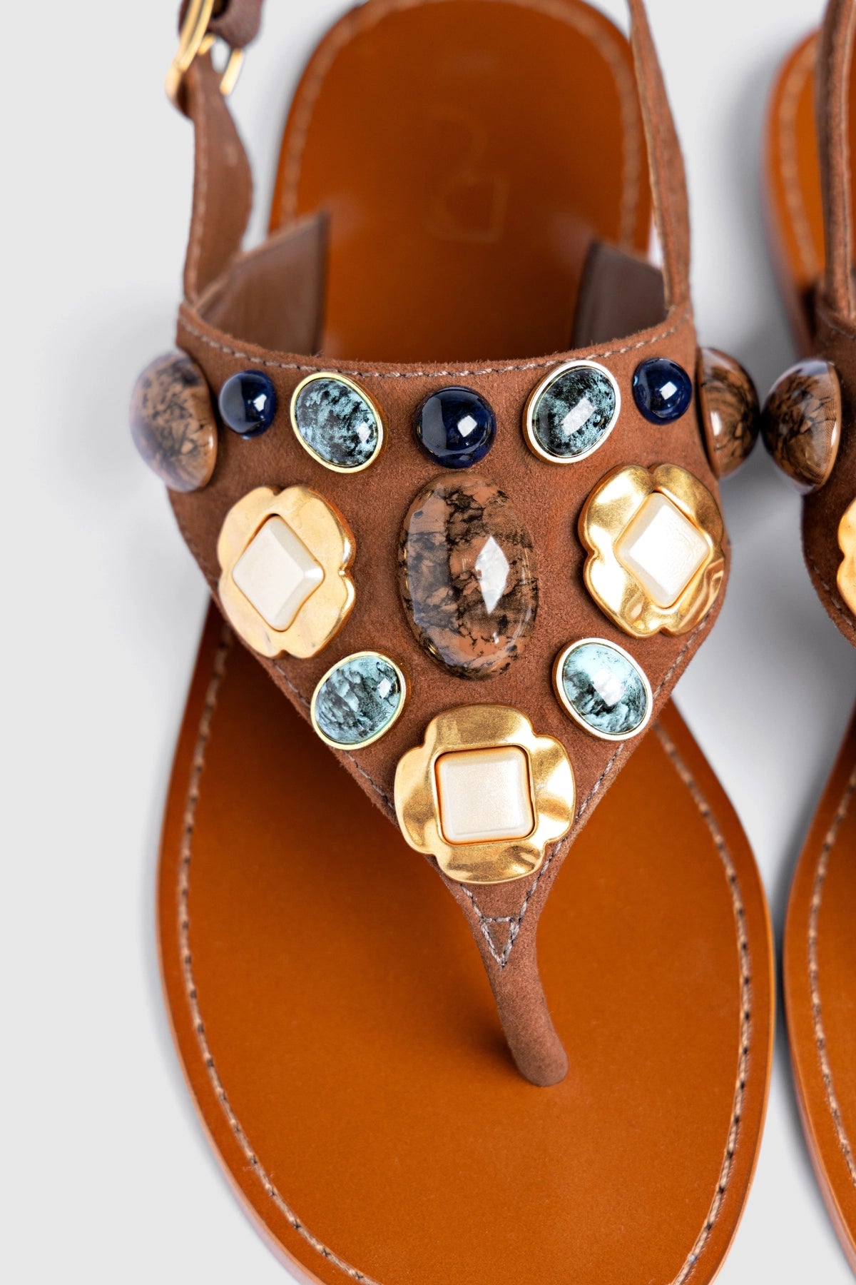 Talitha Flat Sandal In Brown Leather - Larroude