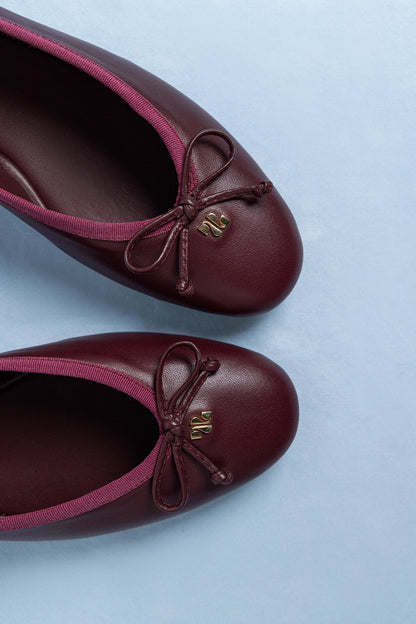 Pavlova Ballet Flat In Burgundy Leather - Larroude
