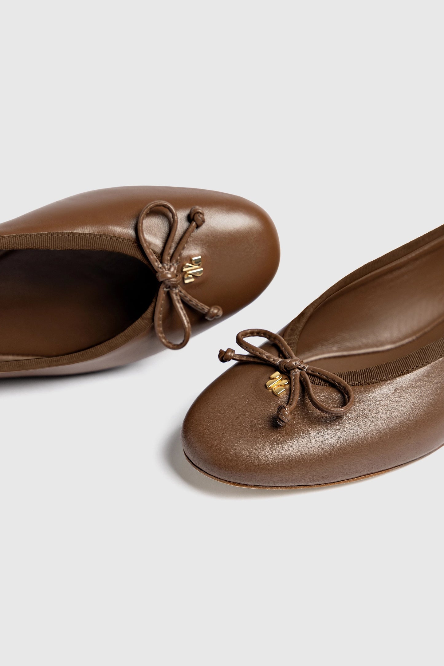 Pavlova Ballet Flat In Burnt Umber Leather - Larroude